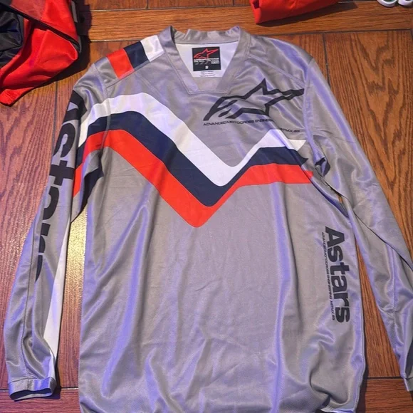 Motorcycle Riding Gear - Picture 4 of 7